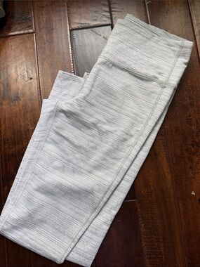 Athleta Light Gray Textured Leggings
